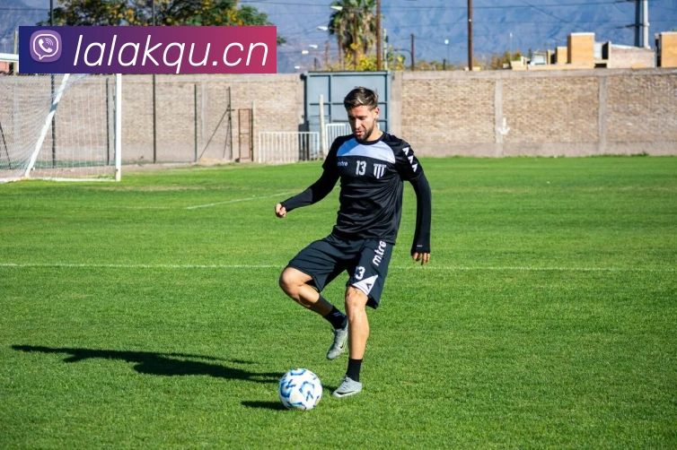 女足比赛爆发激烈冲突 多人染黄裁判判罚成全场焦点